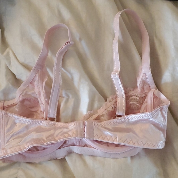 Light pink lace bra 36D. Super sexy - Picture 2 of 12